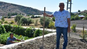Eski Manken Engin Koç, Köyünde Huzurlu Bir Yaşam Seçti