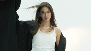 Eşref Rüya Nisanı: Demet Özdemir’in Yeni Sezon Kareleri ve Hayranların Yorum Fırtınası