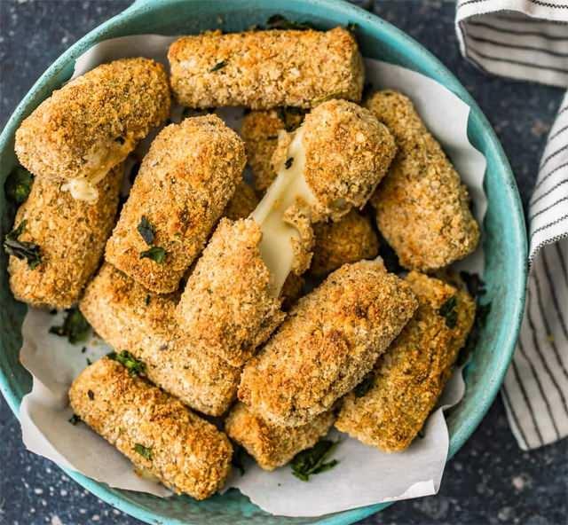 Ev Yapımı Fırında Mozzarella Stickleriyle Lezzet Dolu Çıtır Tarifi