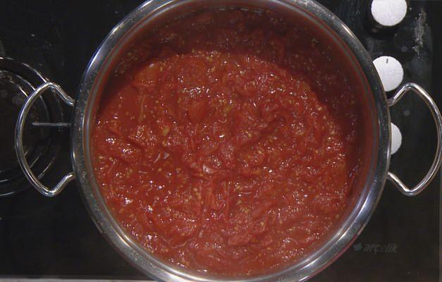 Evde Kışlık Domates Sosu Yapımı: Adım Adım Rehber