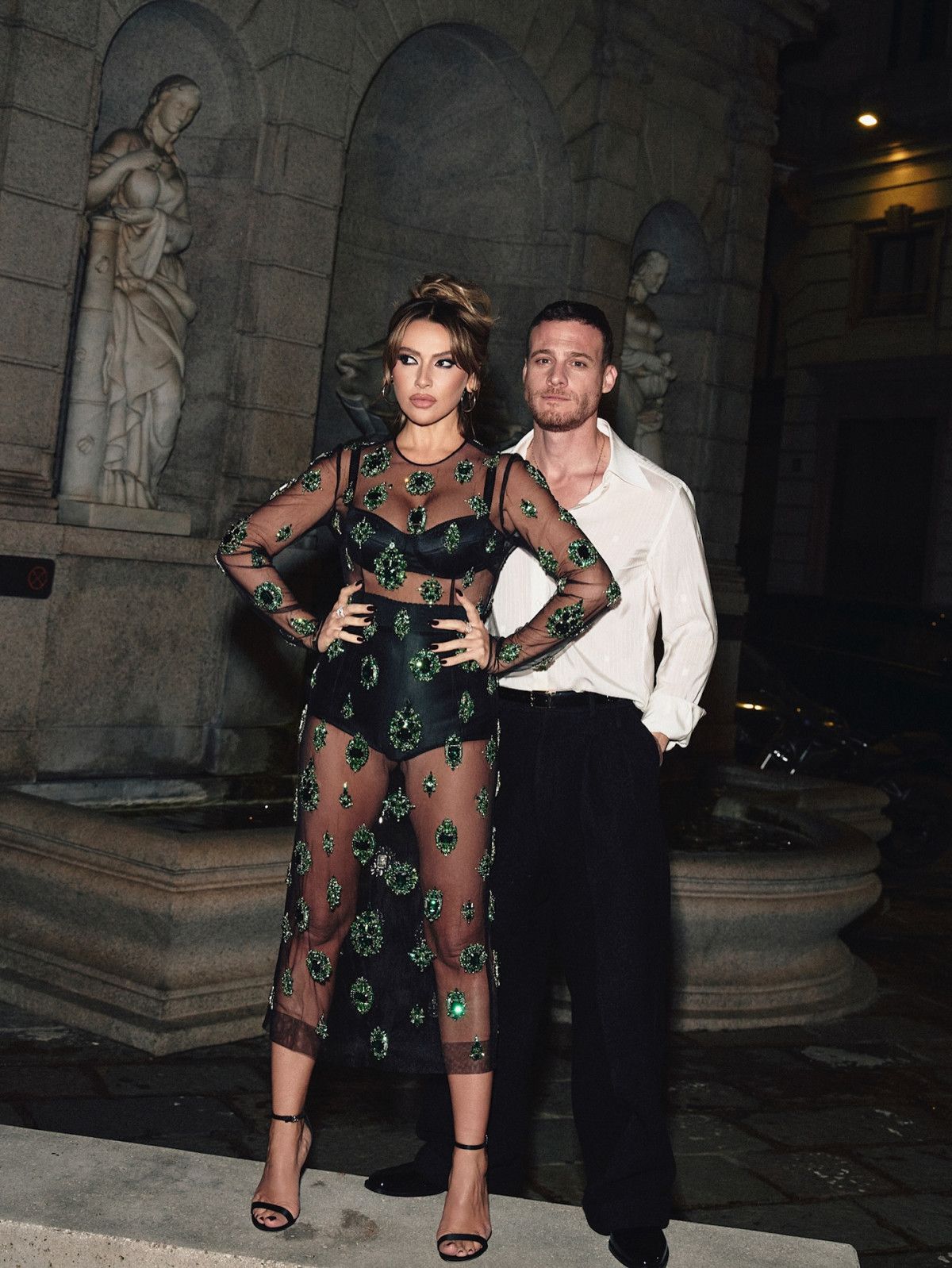 Hadiseden Şeffaf Seçim ve Gündemi Yurt Dışında Olan Elbisesi