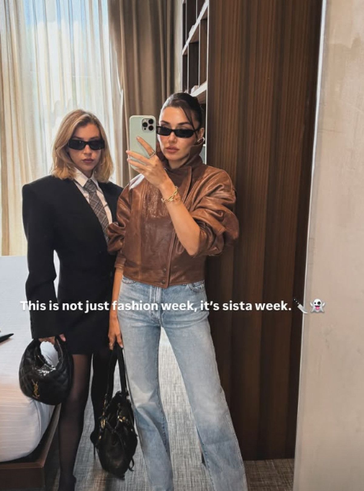 Hande Erçel ve Ablası Gamze Erçel Milanoda Birlikte Görüldü! Kardeşlerin Samimi Pozları