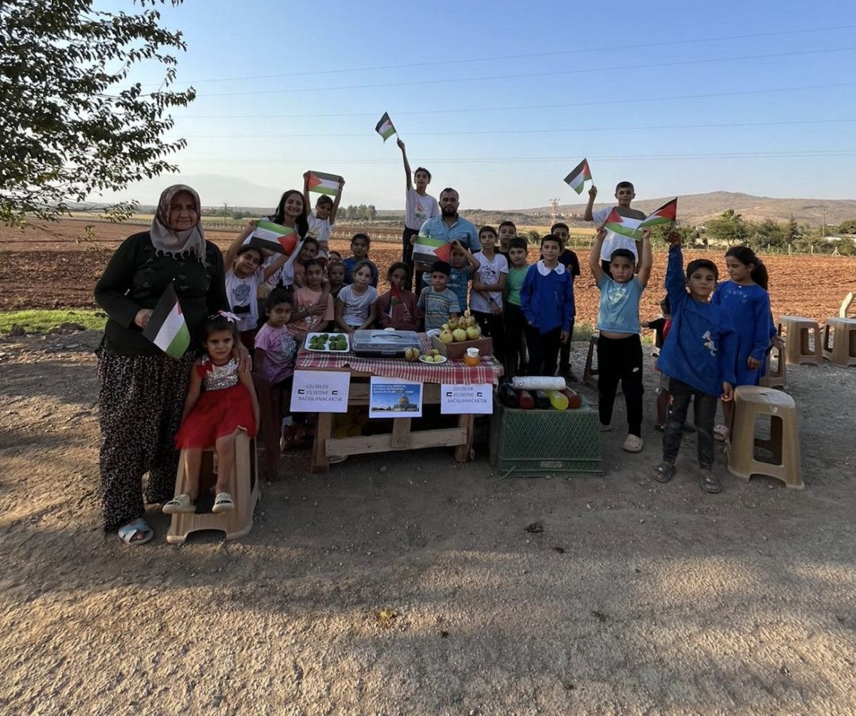 Hatay İlkokul Öğrencilerinden Gazze İçin Yardım: Yiyecek Satışlarıyla Dayanışma