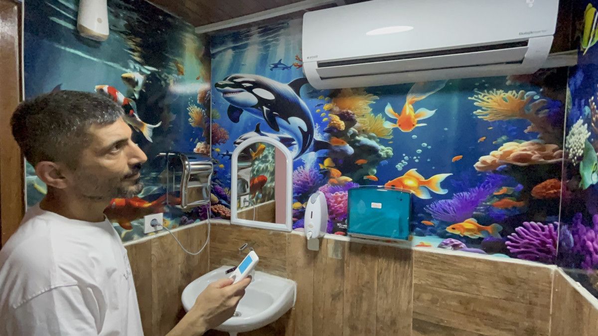 Hatayda Kavurucu Sıcağa Karşı İşletmenin 2,5 Metrekarelik Tuvaletine Klima Kurulumu