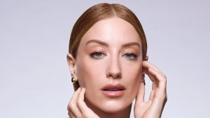 Hazal Kaya’nın Yüzündeki Değişim Sosyal Medyada Gündem Oldu!