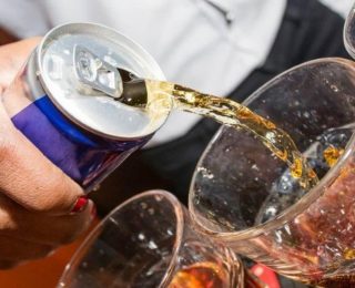 İngiltere’de Gençlere Yönelik Enerji İçeceği Yasağı ile Yeni Düzenleme