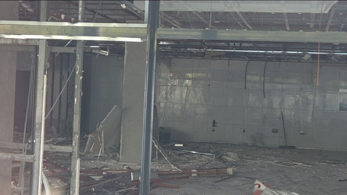 İstanbul'da Kolonların Kesildiği İddia Edilen İş Yeri Güvenlik Nedenleriyle Mühürlendi