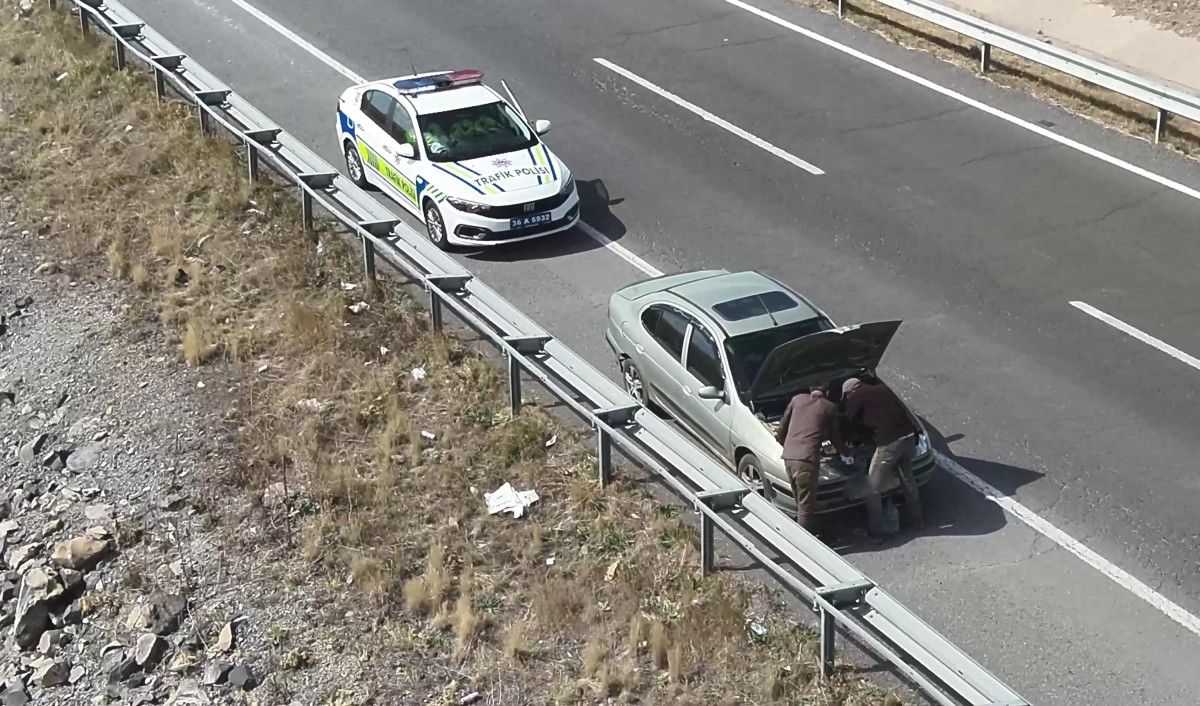Karsta Polis Görünce Arıza Yaptı; Ehliyetsiz Araç Kullanırken Yakalandı