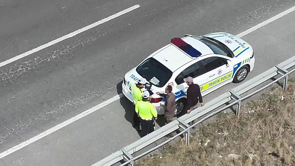 Karsta Polis Görünce Arıza Yaptı; Ehliyetsiz Araç Kullanırken Yakalandı