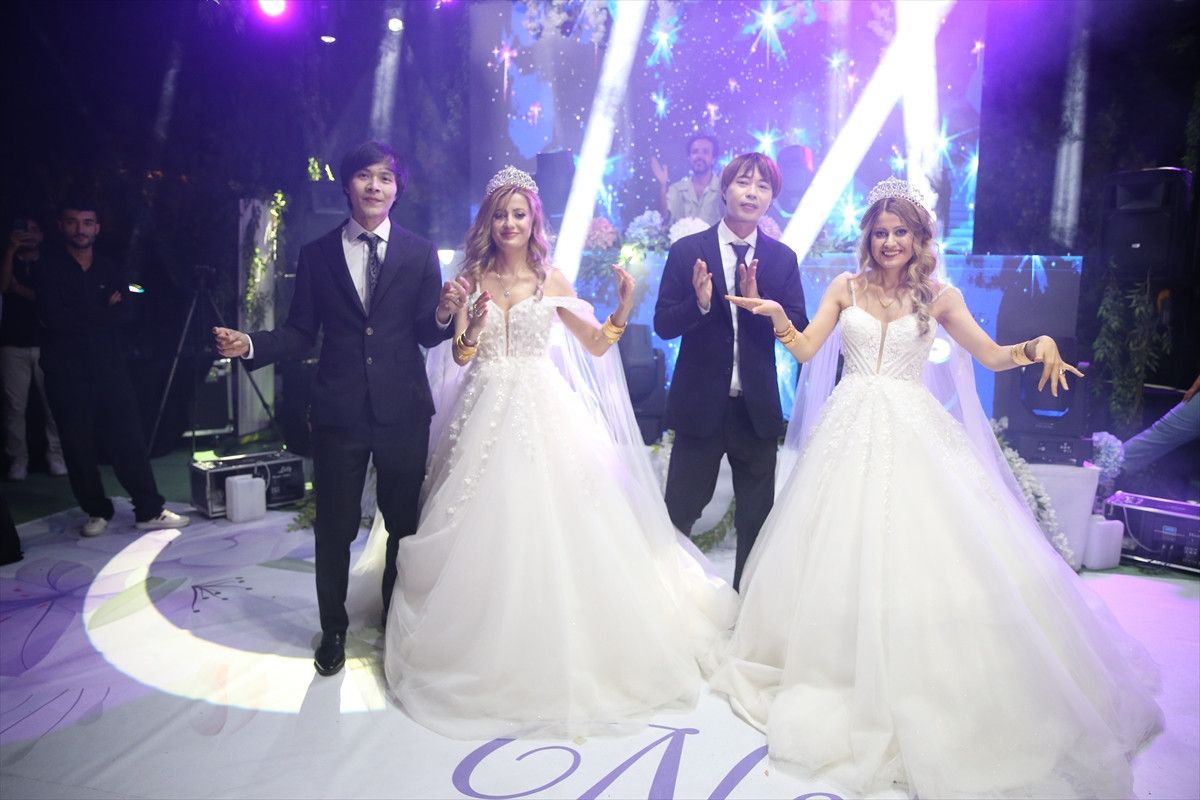 İki Yumurta İkizlerinin Unutulmaz Düğünü