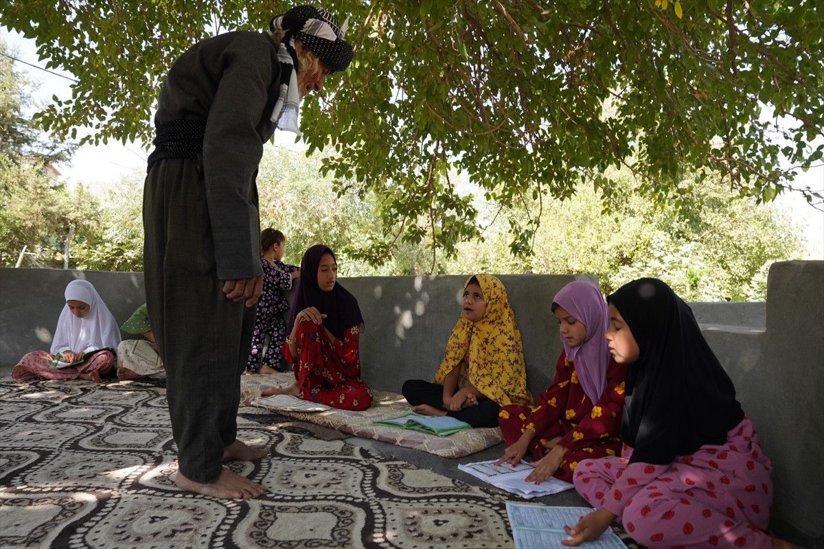 Kur'an Eğitimi ve Öğrencilerine Yönelik Hizmetleri