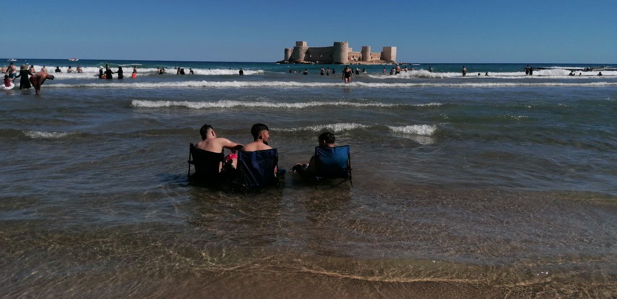 Kızkalesi Mersin'de Sezon Sonuna Ragmen Yoğun Turist Akını