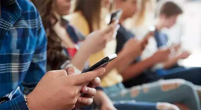 KVKK'ndan Ebeveynlere Kritik Uyarı: Çocuklarınızı Sosyal Medyada Paylaşmayın