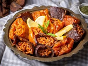 Lezzetli ve Geleneksel: Zeytinyağlı Kuru Patlıcan Dolması Tarifi