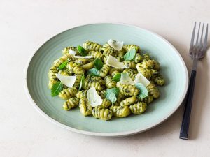 Lezzetli ve Kolay Pesto Soslu Gnocchi Tarifi