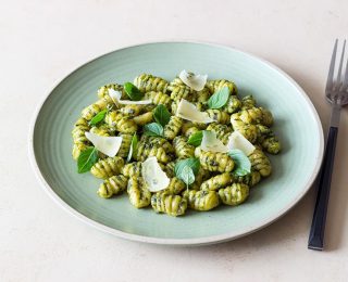Lezzetli ve Kolay Pesto Soslu Gnocchi Tarifi