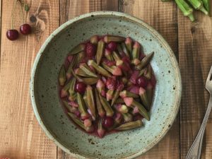 Lezzetli ve Pratik Vişneli Zeytinyağlı Bamya Tarifi