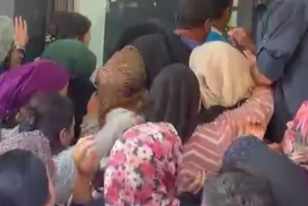 Manisa’da Yeni Mağaza Açılışında Coşkulu Kalabalık İzdihamı