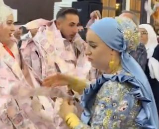 Mardin Düğününde Damada 200 TL’lik Banknotlarla Yelek Giydirilmesi Geleneksel Anlam Yükleniyor