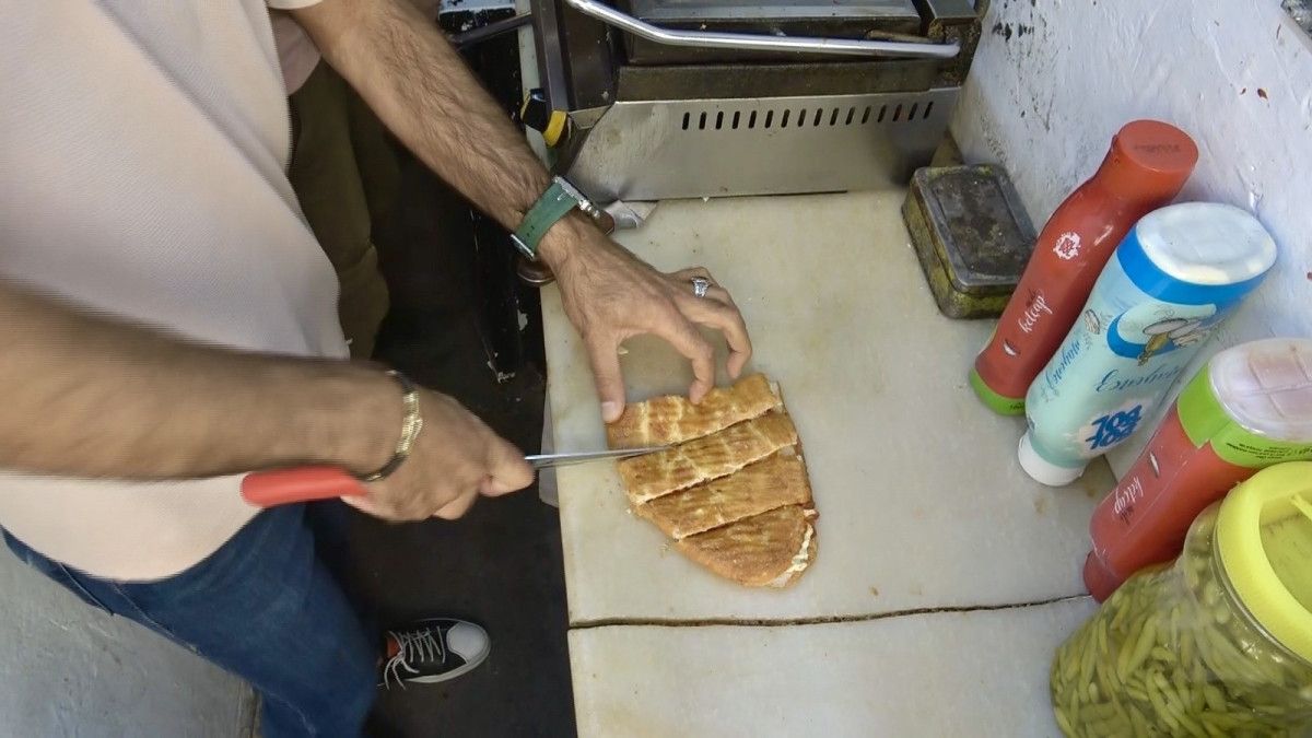 Mardin'de 3 Metrekarelik Dükkanla Çocuklarını Eğiten Ebeveynlerin İlham Verici Hikayesi