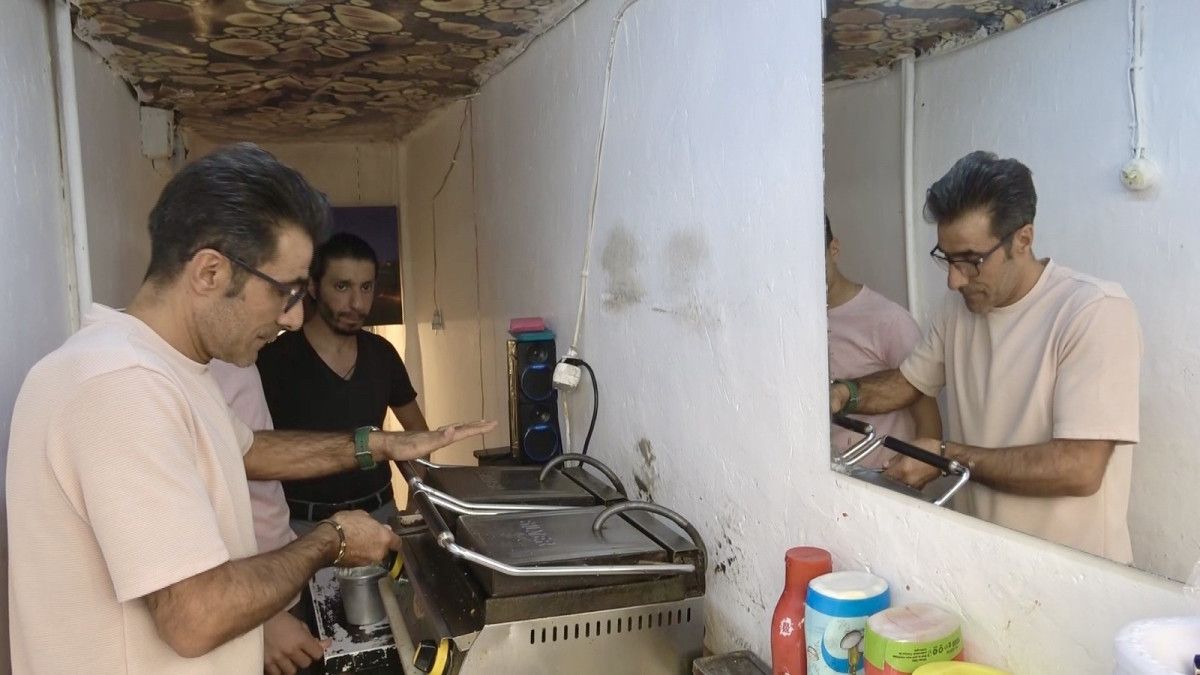 Mardin'de 3 Metrekarelik Dükkanla Çocuklarını Eğiten Ebeveynlerin İlham Verici Hikayesi