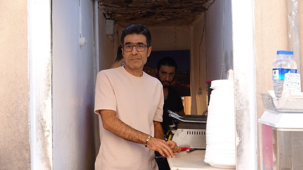 Mardin'de 3 Metrekarelik Dükkanla Çocuklarını Eğiten Ebeveynlerin İlham Verici Hikayesi