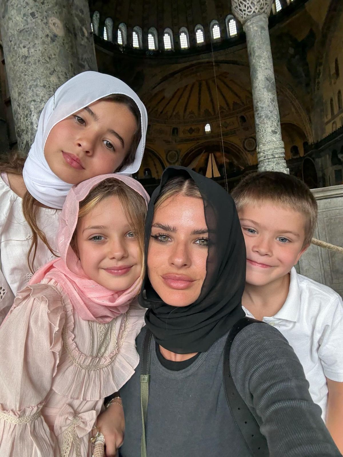 Mauro Icardi'nin Sevgilisi China Suárez’den Şaşırtan Paylaşım! Çocuklarına Türkçe Dersi Aldırıyor