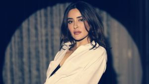 Melek Mosso’dan Erkek Dinleyicilere Çarpıcı Çağrı: Kadına Şiddet Uygulayanları Aranızda Tutmayın