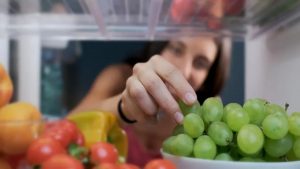 Meyveleri Soğuk Yenmenin Bilinmeyen Zararı: O Organı Tehdit Ediyor!