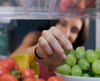 Meyveleri Soğuk Yenmenin Bilinmeyen Zararı: O Organı Tehdit Ediyor!