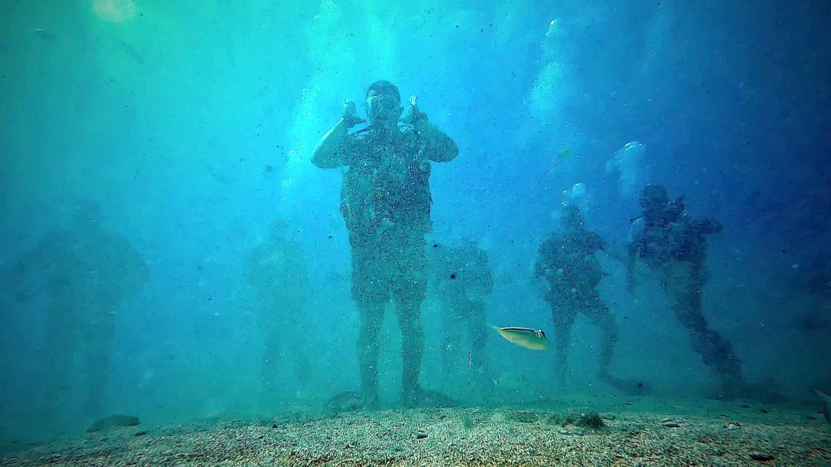 Muğla'da Denizin Derinliklerinde Namaz Kılmanın İlginç Hikayesi