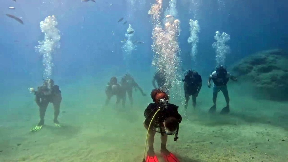 Muğla'da Denizin Derinliklerinde Namaz Kılmanın İlginç Hikayesi