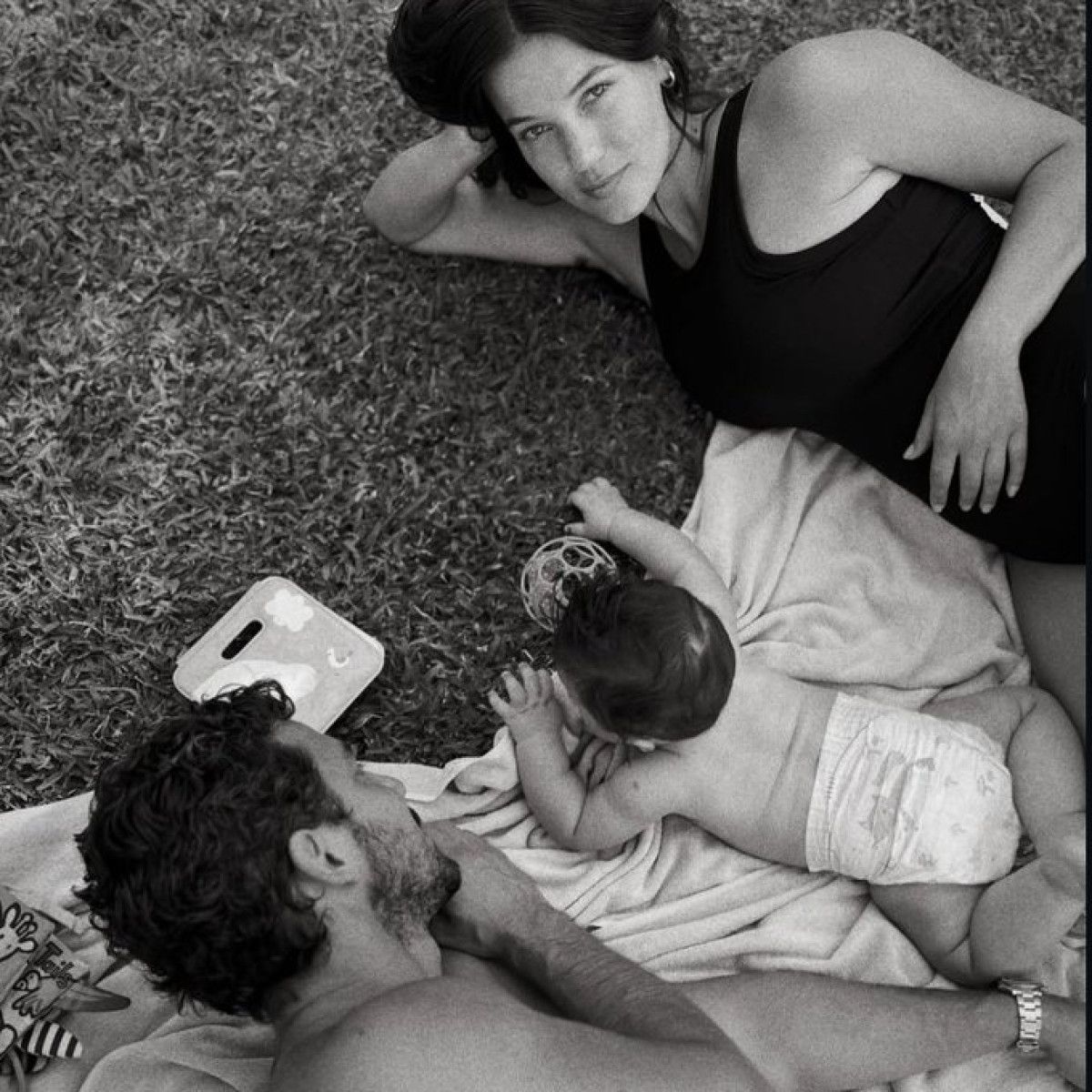 Pınar Deniz'in Kaan Yıldırım ile Aile Anları: Oğlu Fikret Hakan ile Paylaşılan Özel Kareler