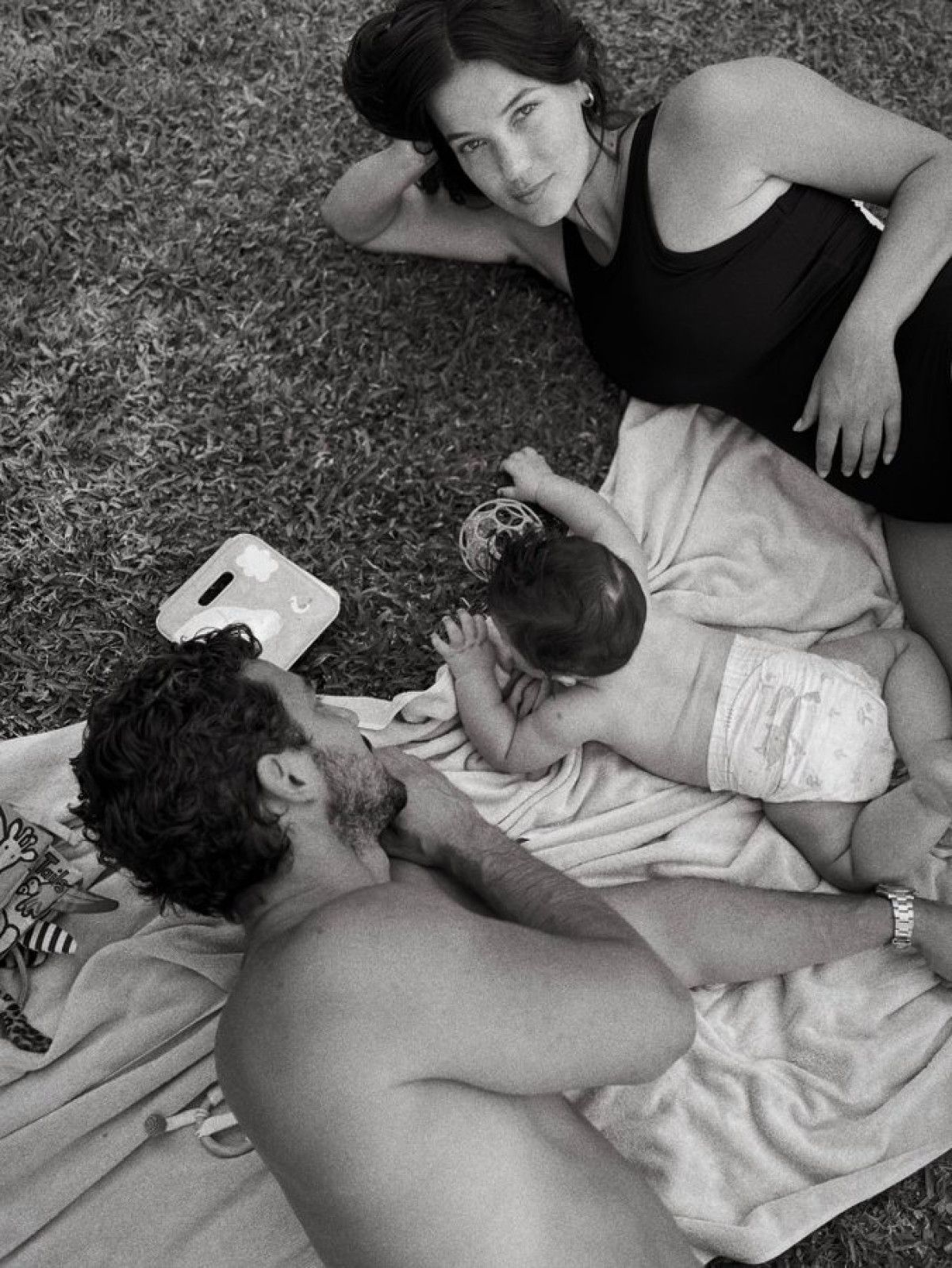 Pınar Deniz'in Kaan Yıldırım ile Aile Anları: Oğlu Fikret Hakan ile Paylaşılan Özel Kareler