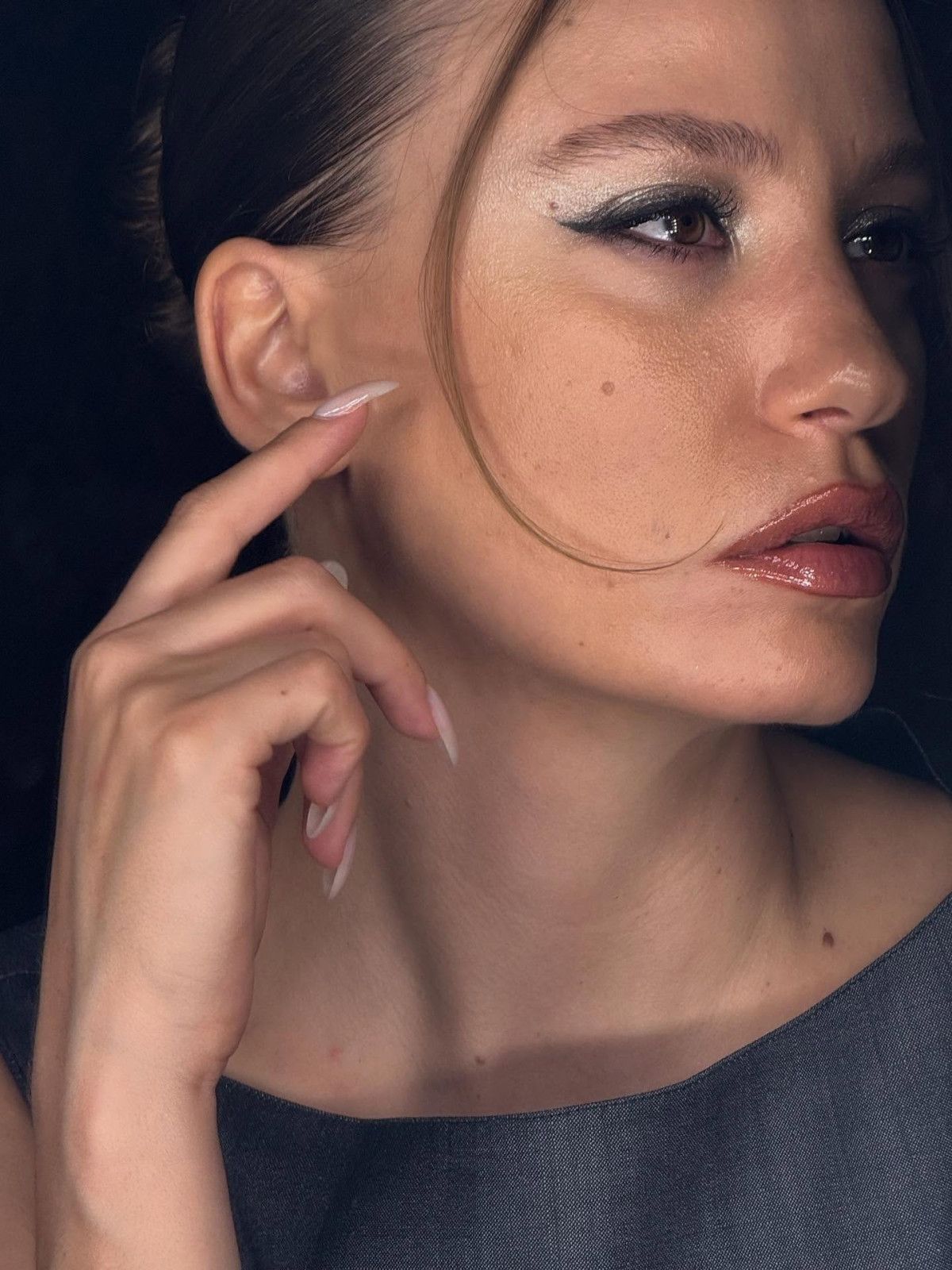 Serenay Sarıkaya'dan Yeni Paylaşım: 'Düştük Kalktık'