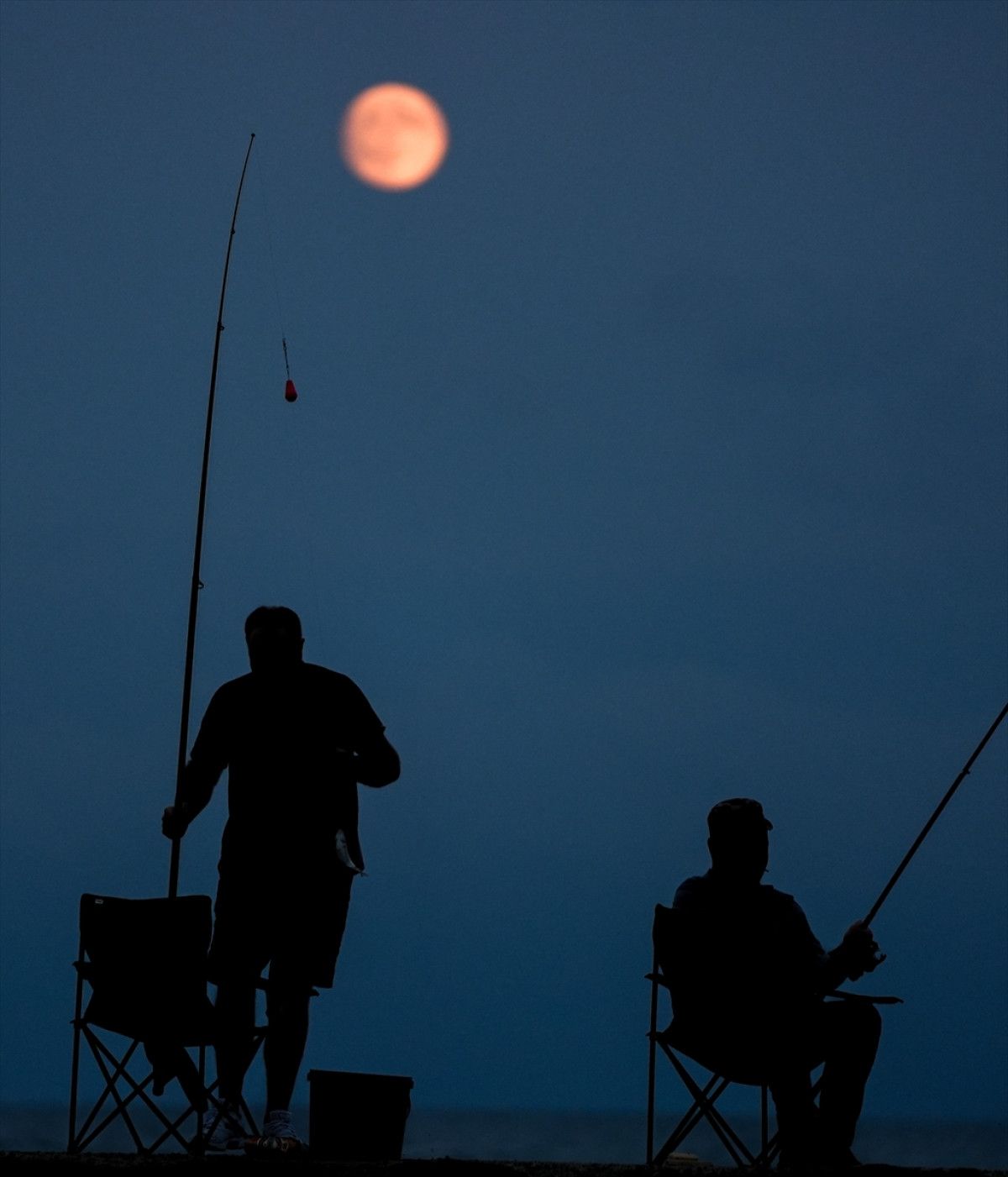 Sinop'ta Şişkin Ayın Görüntüsü Göz Kamaştırıyor