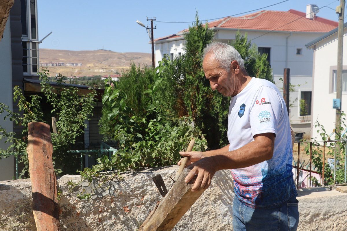 Sivas'ta Babası, Oğlunun Anısını Ağaç Evle Yaşatıyor