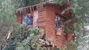 Sivas’ta Babası, Oğlunun Anısını Ağaç Evle Yaşatıyor