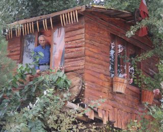 Sivas’ta Babası, Oğlunun Anısını Ağaç Evle Yaşatıyor