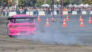 Tekirdağ’da Modifiye Araçlar ve Drift Şovuyla Asfaltı Yakıyorlar