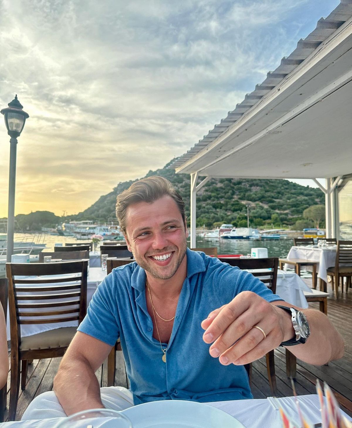 Tolga Sarıtaş ve Zeynep Mayruk’un Mutlu Haberi: Oğulları Ali Dünyaya Geldi!