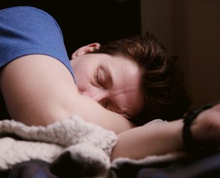 Uyku Sırasında Kaçınılması Gereken Önemli Hatalar: Beyninize Zarar Vermeyin