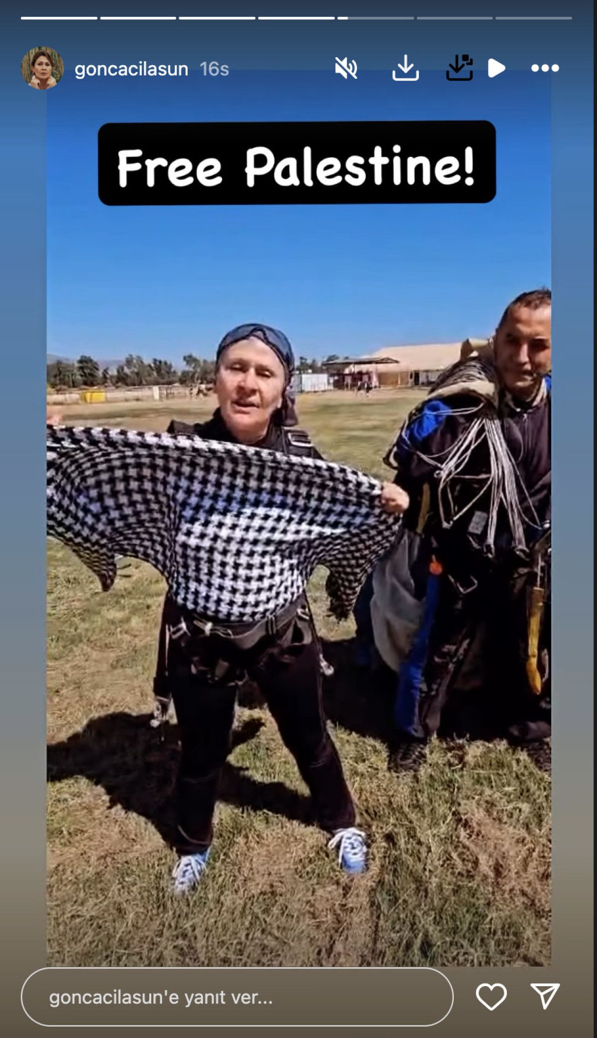 Uzak Şehirde Sadakat ve Cesaret: Gonca Cilasun'un Uçaktan Atlaması ve Filistin Kefiyesiyla Gösterdiği Dayanışma