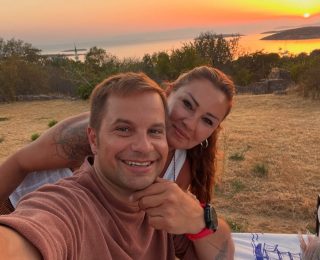 Yağmur Atacan ve Pınar Altuğun Yeni Yoga Fotoğraflarına Uygulanan Sansür