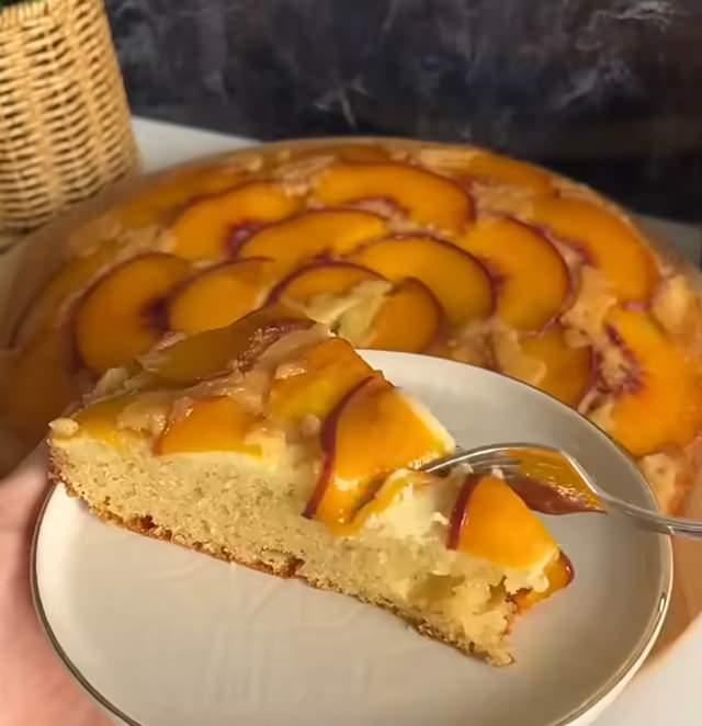 Yazın Son Lezzetleri: Karamelize Şeftali ve Labneli Kek Tarifi