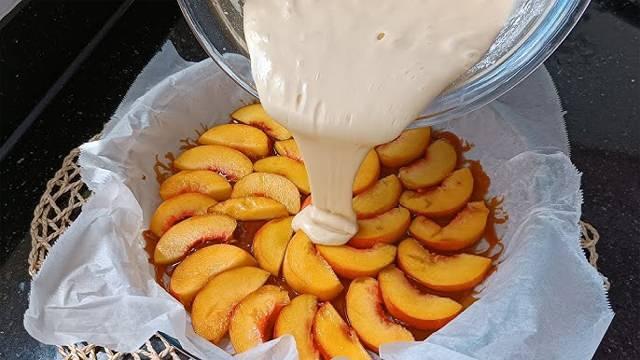 Yazın Son Lezzetleri: Karamelize Şeftali ve Labneli Kek Tarifi