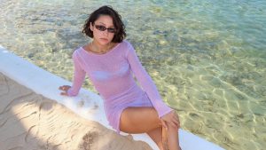 Zeynep Bastık’tan Romantik Paylaşım: Sevgilisi Serkay Tütüncü ile Havuzda Keyifli Anlar