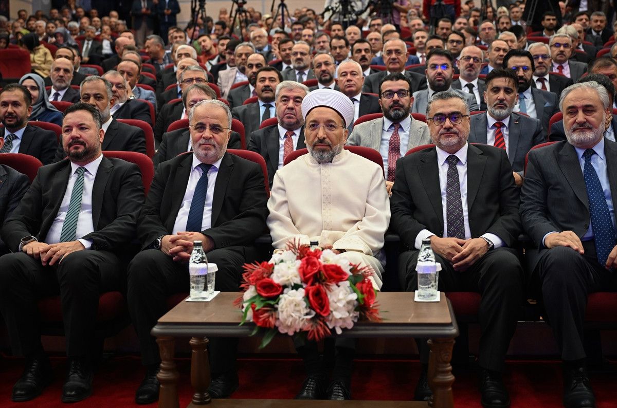 Diyanet İşleri Başkanı Arpaguş'tan Çağrı: Camiler, Direniş ve Mücadelenin Güçlü Mevzileri