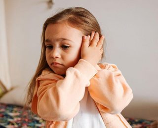 Prof. Dr. Ömer Faruk Çalım’dan Çocuklarda Geçici İşitme Kaybı Uyarısı!