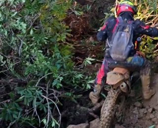 Rize’de Heyelan Bölgesinde Motokros Heyecanı: Adrenalin Dolu Anlar